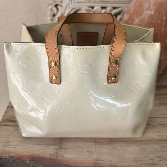 LOUIS VUITTON Vernis Reade PM Perle - Picture 7 of 10